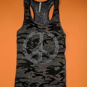 Camo ribbed peace tank